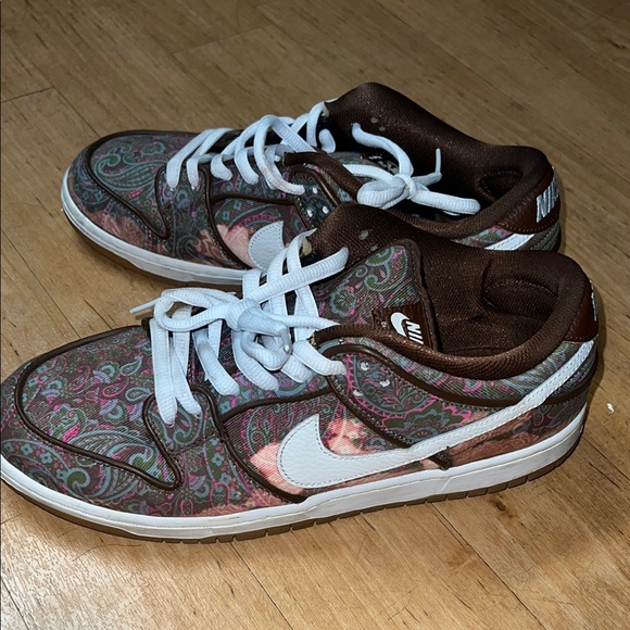 Nike Other - Nike Paisley Sneakers with White and Brown Highlights